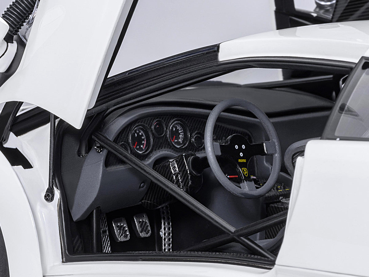 Lamborghini Diablo GTR Impact White 1/18 Model Car by Autoart-2